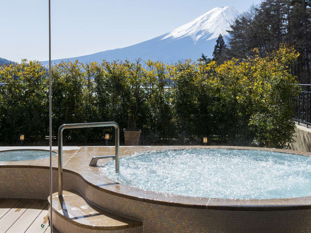 Open-air bath